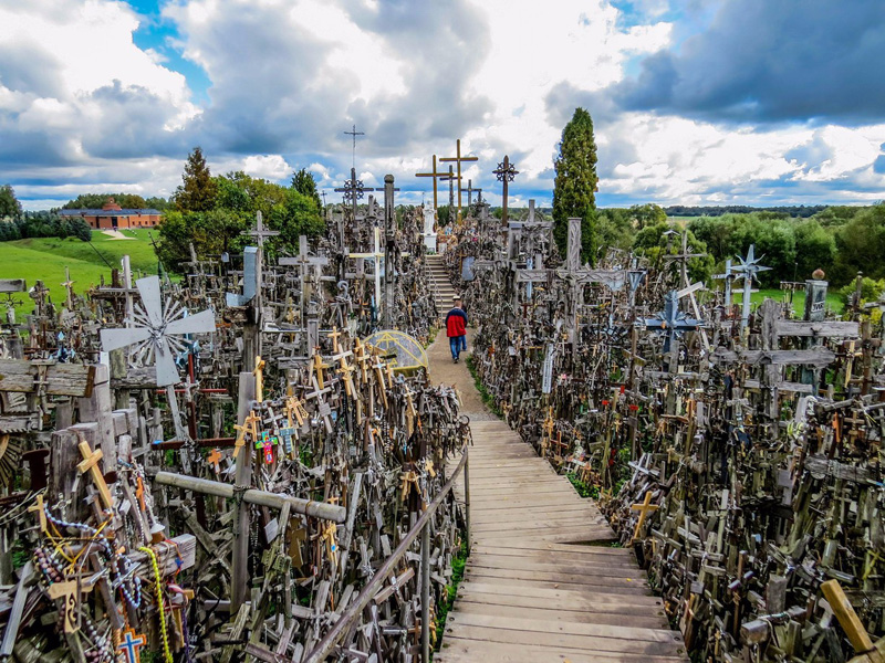 Colina de las cruces en Lituania