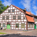 Uno de los edificios de estilo Fachwerk en Klaipeda