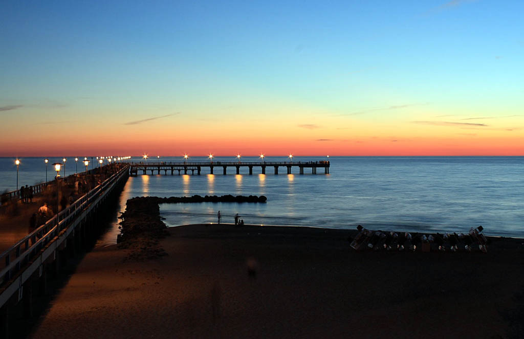 Atardecer en el muelle de Palanga